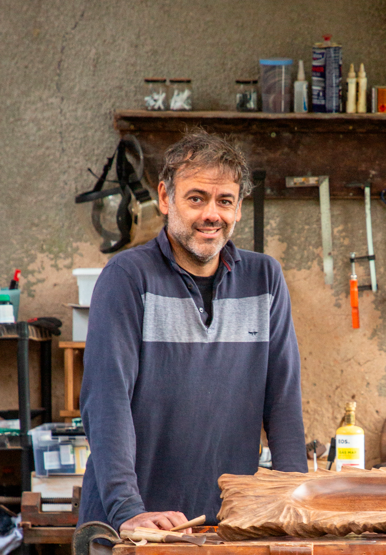 Esteban Mateu em sua oficina